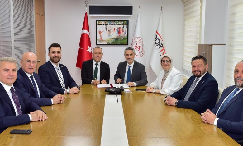 Bandırma’ya Dev Spor Yatırımı! Gençlik İçin İmzalar Ankara’da Atıldı