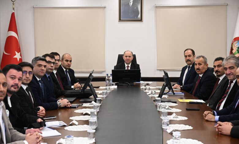 Vali Serdengeçti Başkanlığında Deprem Konutları