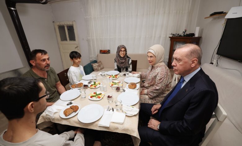 Erdoğan ve Eşi Emine Erdoğan