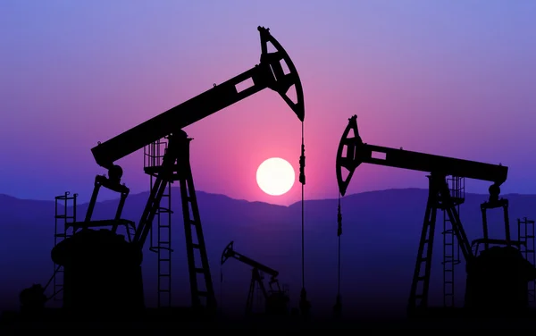 Küresel Piyasalarda Jeopolitik Gerilim Petrol