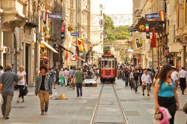 Kadıköy Ve Taksim Güzergahında Ulaşım