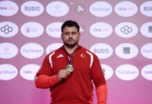 ARNAVUTLUK / TEKHA Milli güreşçi